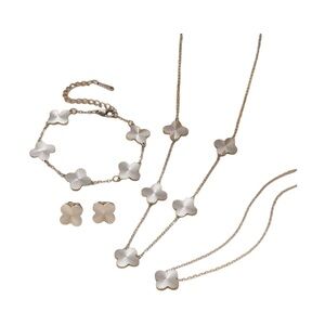 Four Leaf Clover 18K Goldplated Silver Jewelry Set
(Necklace,Bracelet&Earrings)